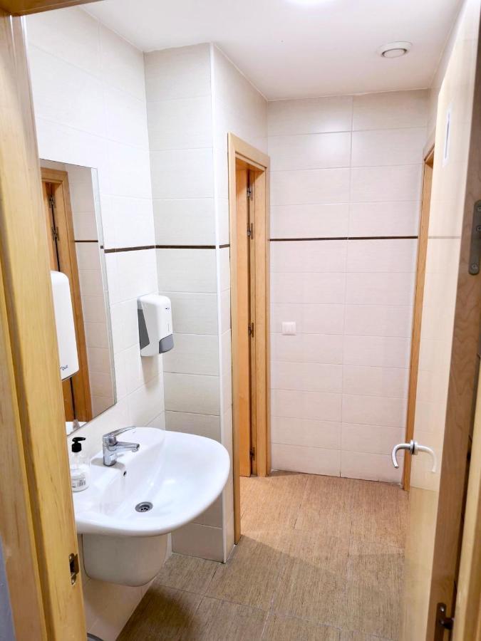 Hostel Acacias Madrid Exterior photo