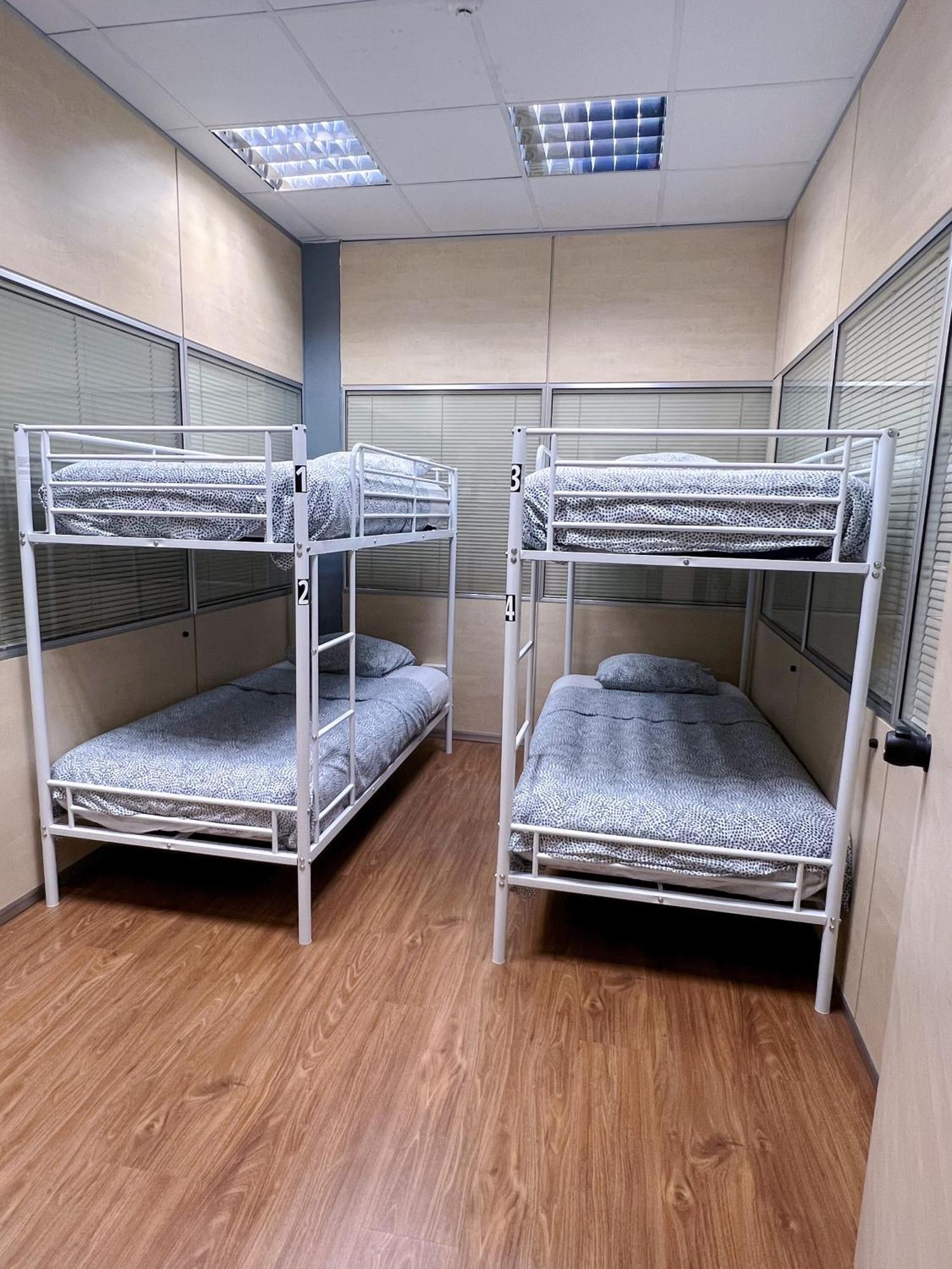 Hostel Acacias Madrid Exterior photo