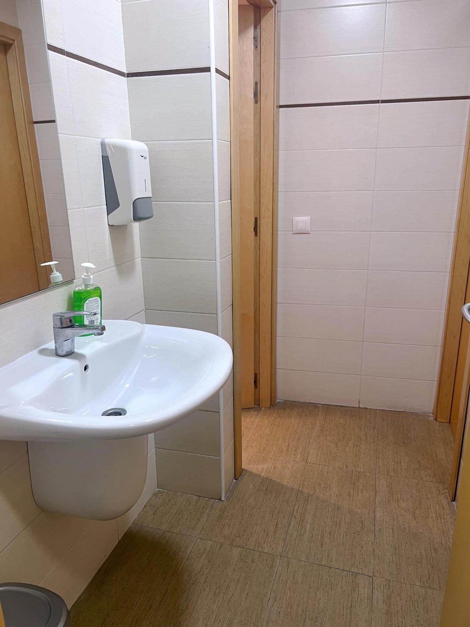 Hostel Acacias Madrid Exterior photo